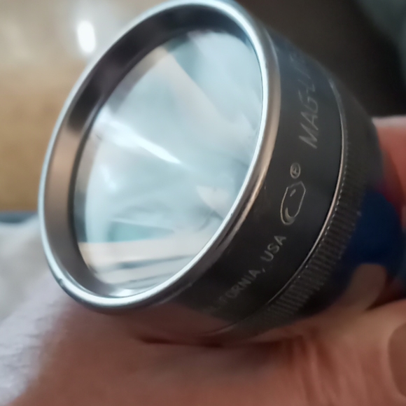 Free with bundle :Mag flashlight Eagle belt buckle Eagle fringed key holder. - Picture 8 of 8